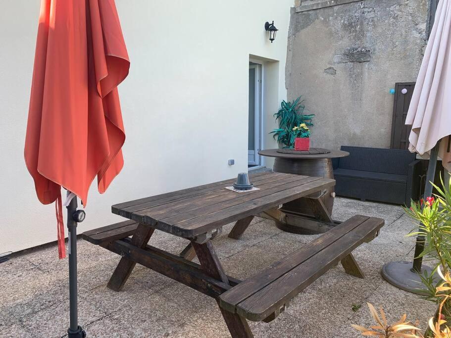 Appartement Studio Cosy avec terrasse. à Boyer Extérieur photo